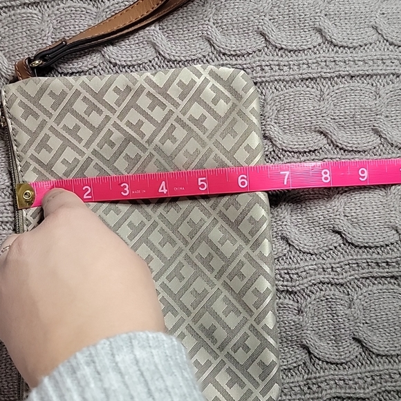 Tommy Hilfiger Wristlet & Card Holder - Picture 13 of 15